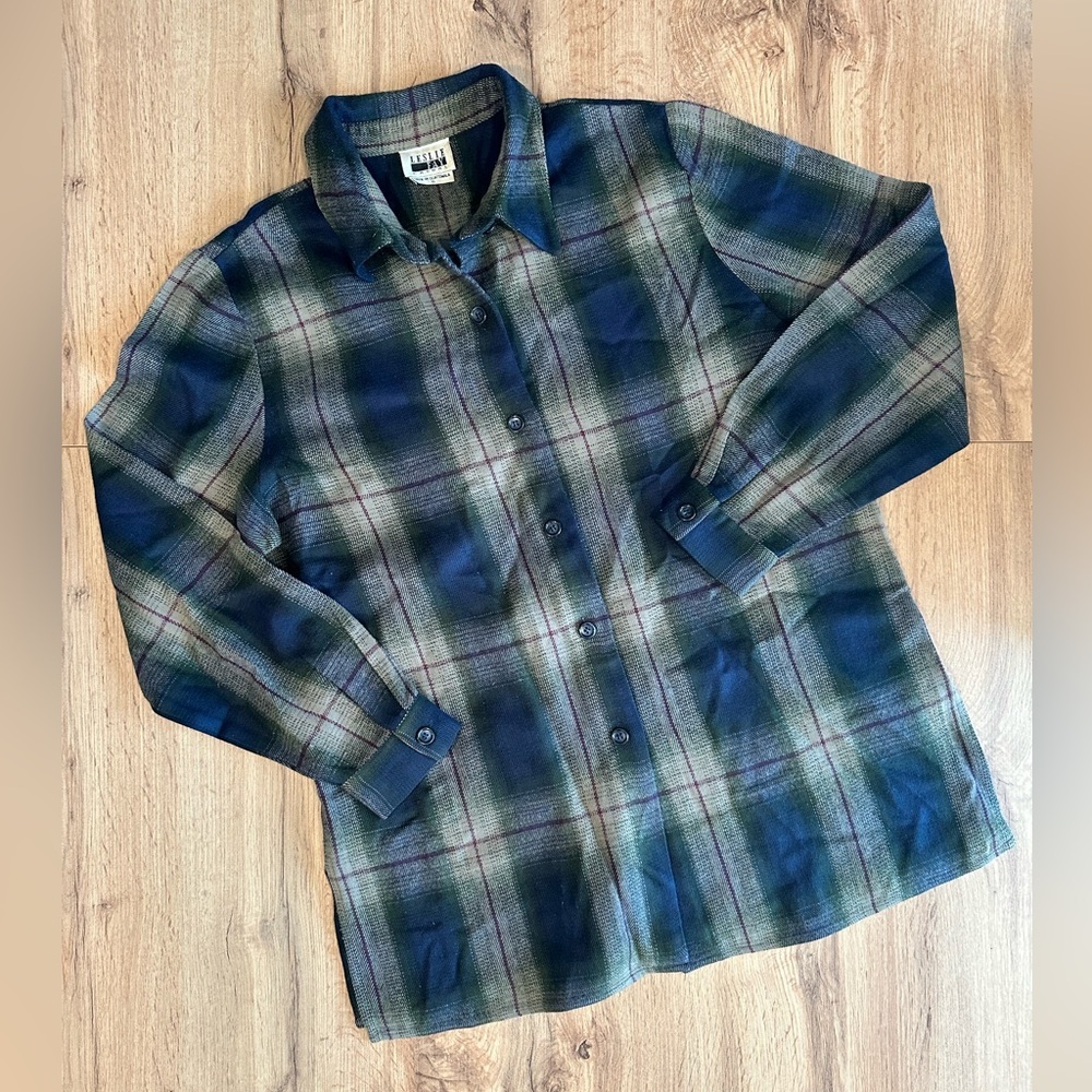 Vintage women’s Leslie Fay casuals flannel button down